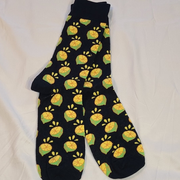 2 pairs of women's socks - Picture 13 of 16